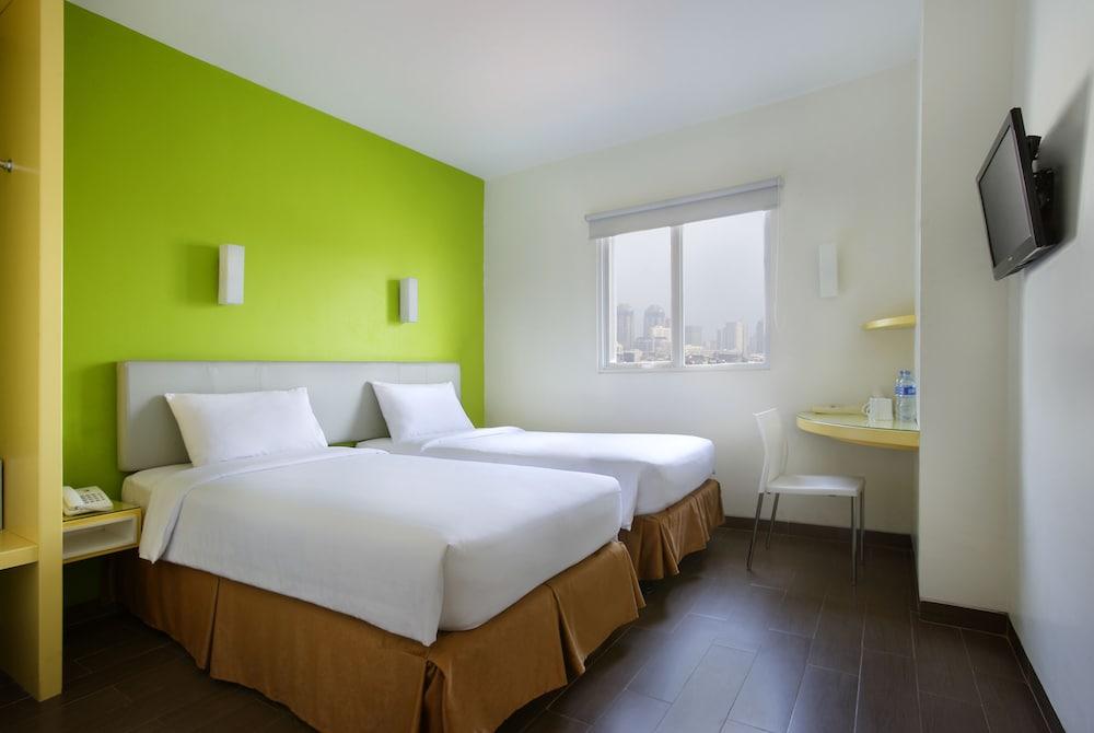 Amaris Hotel Dr. Susilo Grogol Джакарта Екстер'єр фото
